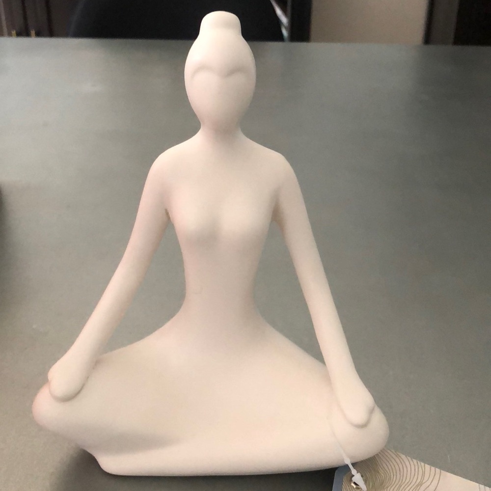 Meditating ceramic girl statue figure white - Picture 1 of 3